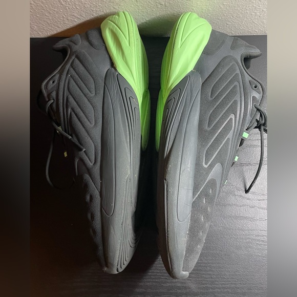 Men Adidas - Picture 3 of 6